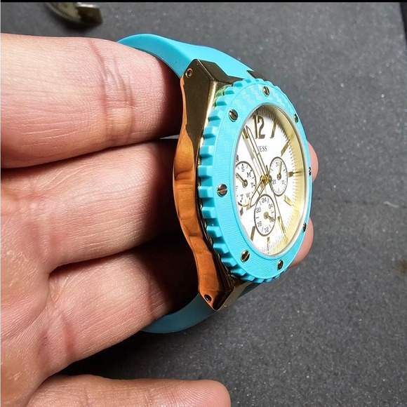 Guess Waterpro Ladies Quartz Watch Gold Tone Case Blue Strap Working (U0149L3) - Picture 5 of 9